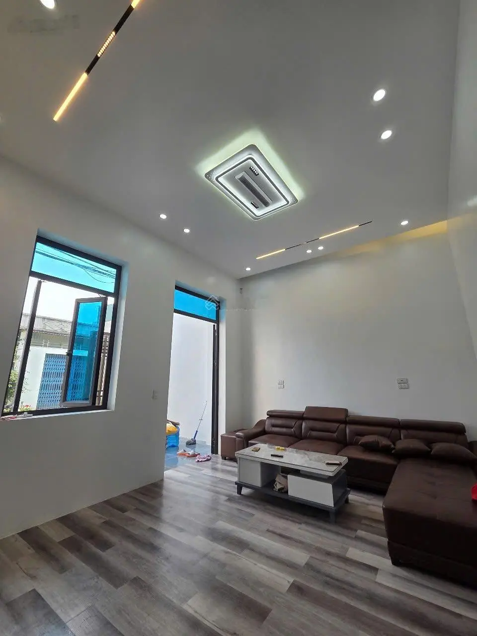 Bán nhà 2 tầng siêu phẩm 3 mặt tiền - giá chưa đến 2 tỷ - Quảng Tiến Tp Sầm Sơn - Thanh Hóa
