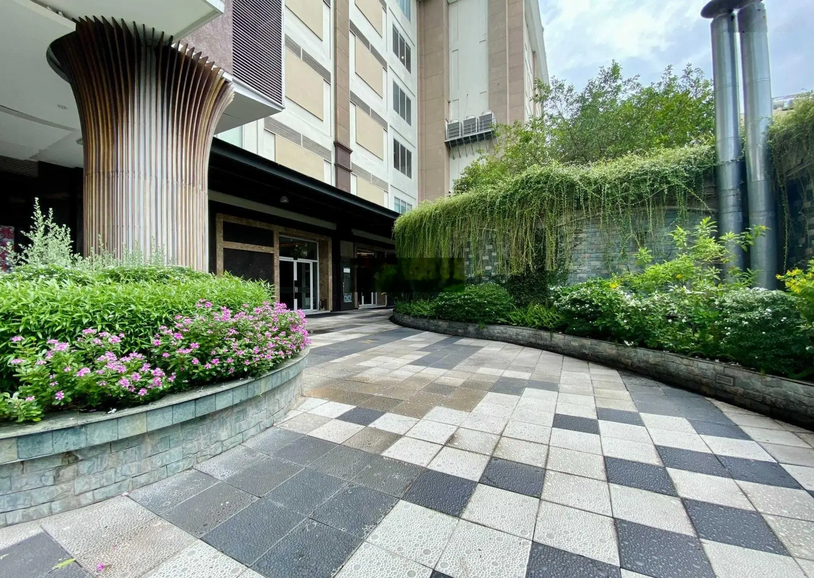 Bán căn Penthouse 150m2 Leman Luxury tầng cao view cực đẹp, giá 18 tỷ. LH 0934 004 ***