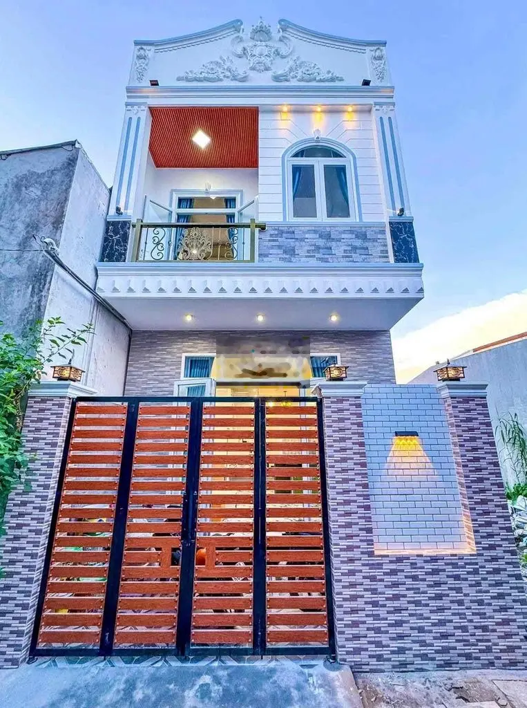Nhà lầu mới hoàn thiện, gần trường Đại Học Y Dược Cần Thơ