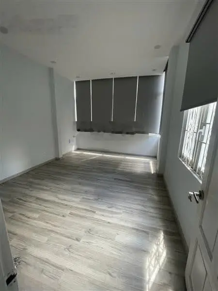 Nhà bán Hoàng Hoa Thám, 48.6m2, hẻm 7m, gần Nguyễn Văn Đậu, 9.x tỷ