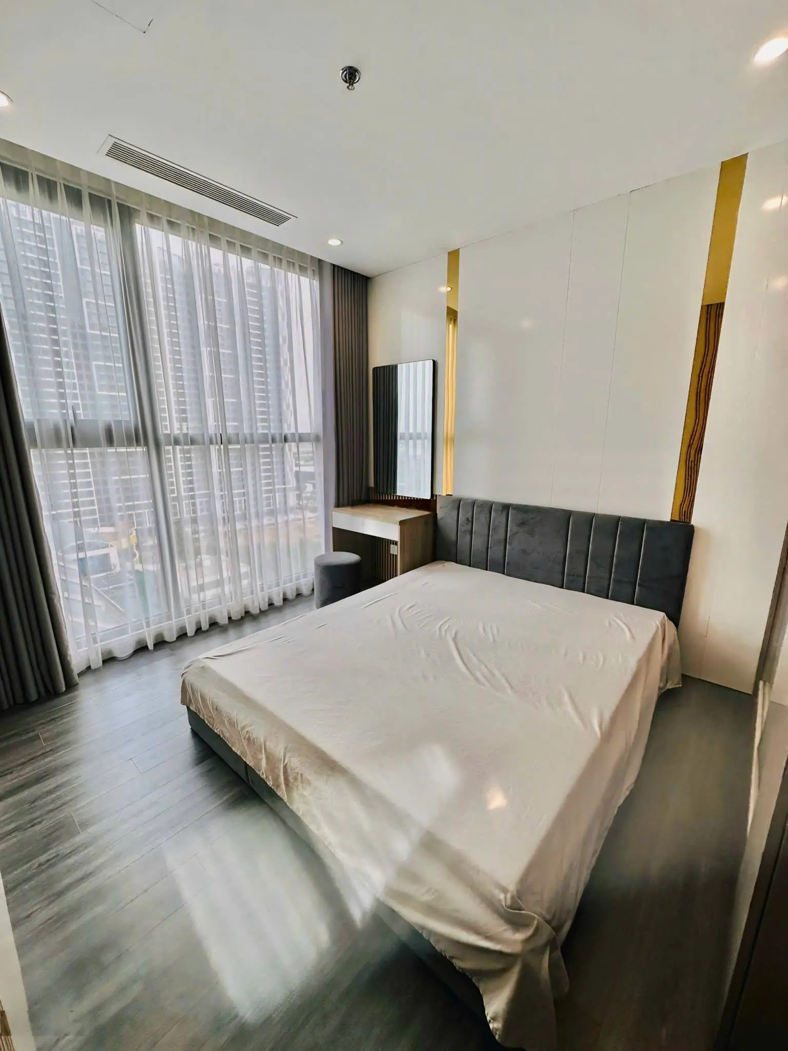 Chuyển sang biệt thự cần bán căn 3 ngủ ZenPark - Vinhomes Ocean Park tầng trung đẹp giá 4.45 tỷ BP