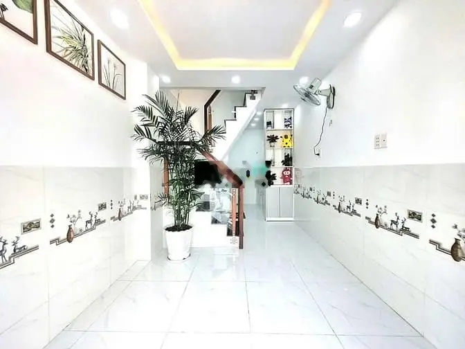nhà đẹp 1 lầu hẻm xe hơi gần chợ với,kế quận 7