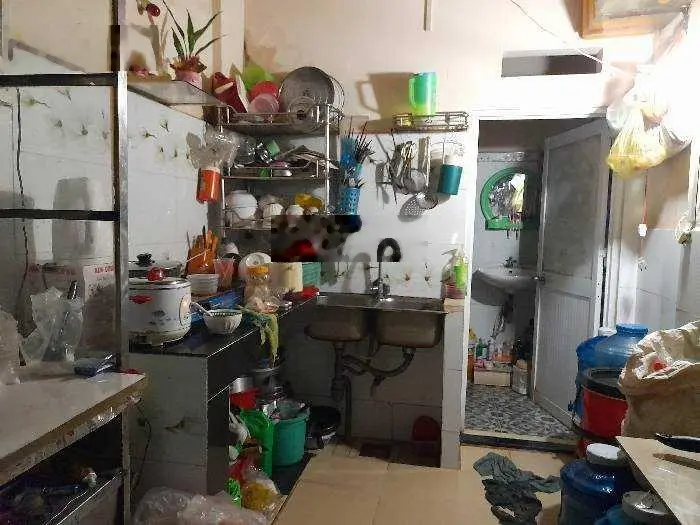 Bán nhà mặt tiền đường Tên Lửa