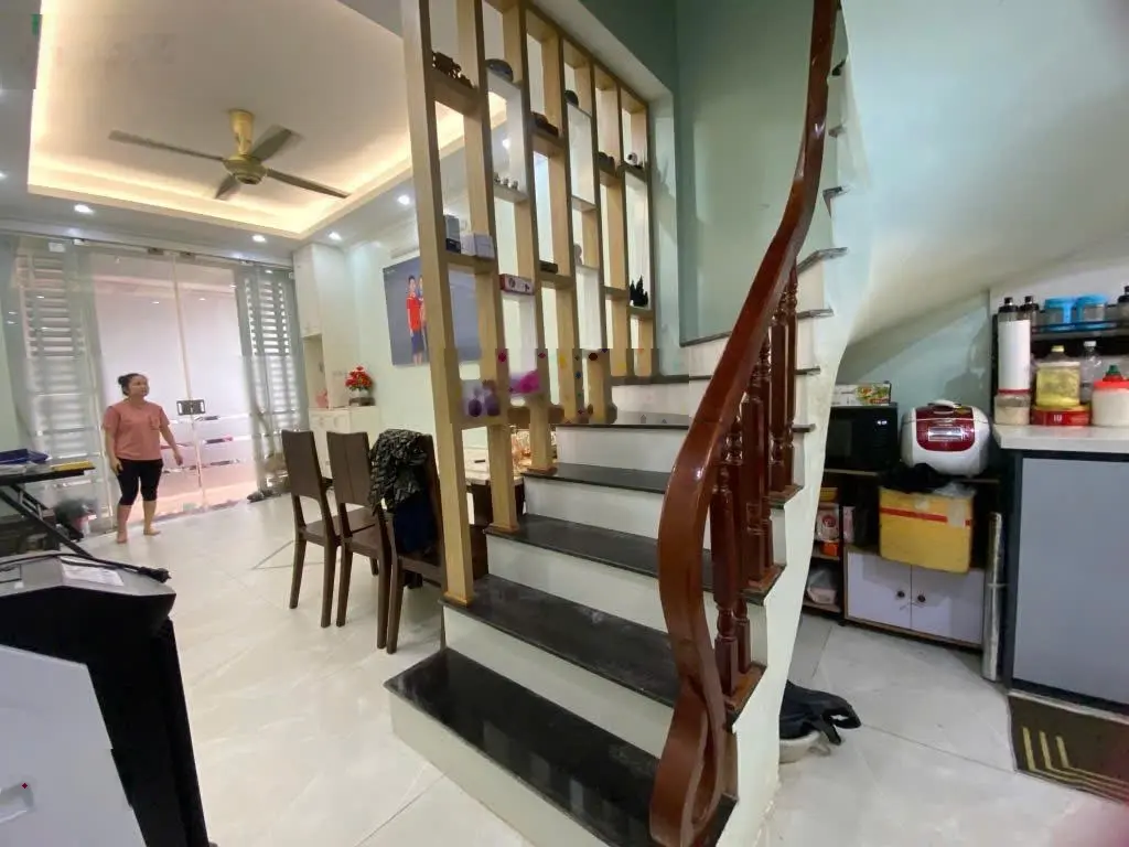 Bán nhà nội thất đẹp sát hồ điều hòa - ô tô ngay cửa - Yên Nghĩa - 5 tầng, chỉ 5,78 tỷ