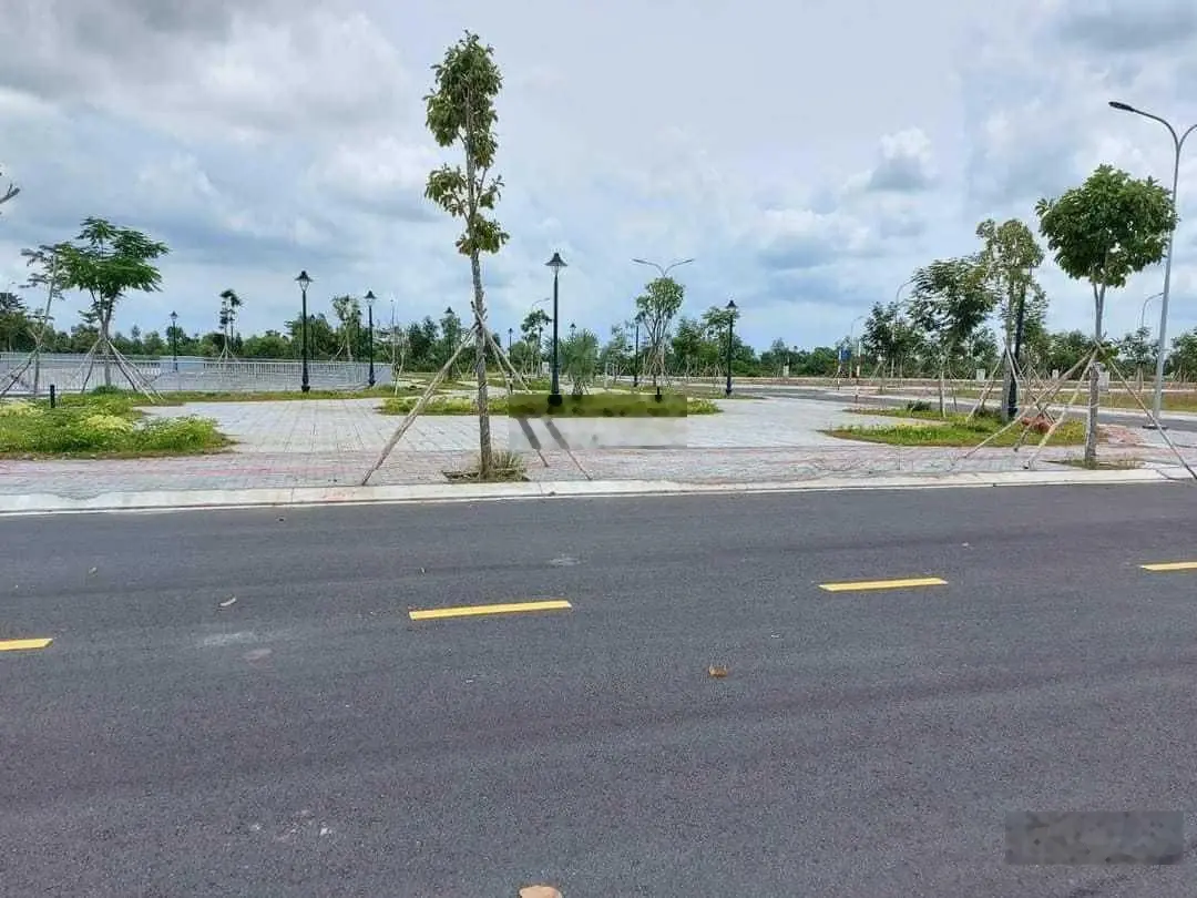Ngộp ngân hàng nên cần bán gấp dự án Lago Centro. DT 80m2. SHR