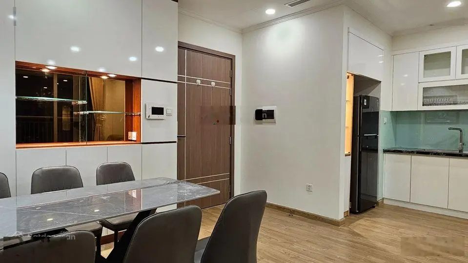 Florence - chính chủ bán gấp 2 ngủ full đồ đẹp, hướng mát, giá 4,4 tỷ bao thuế phí