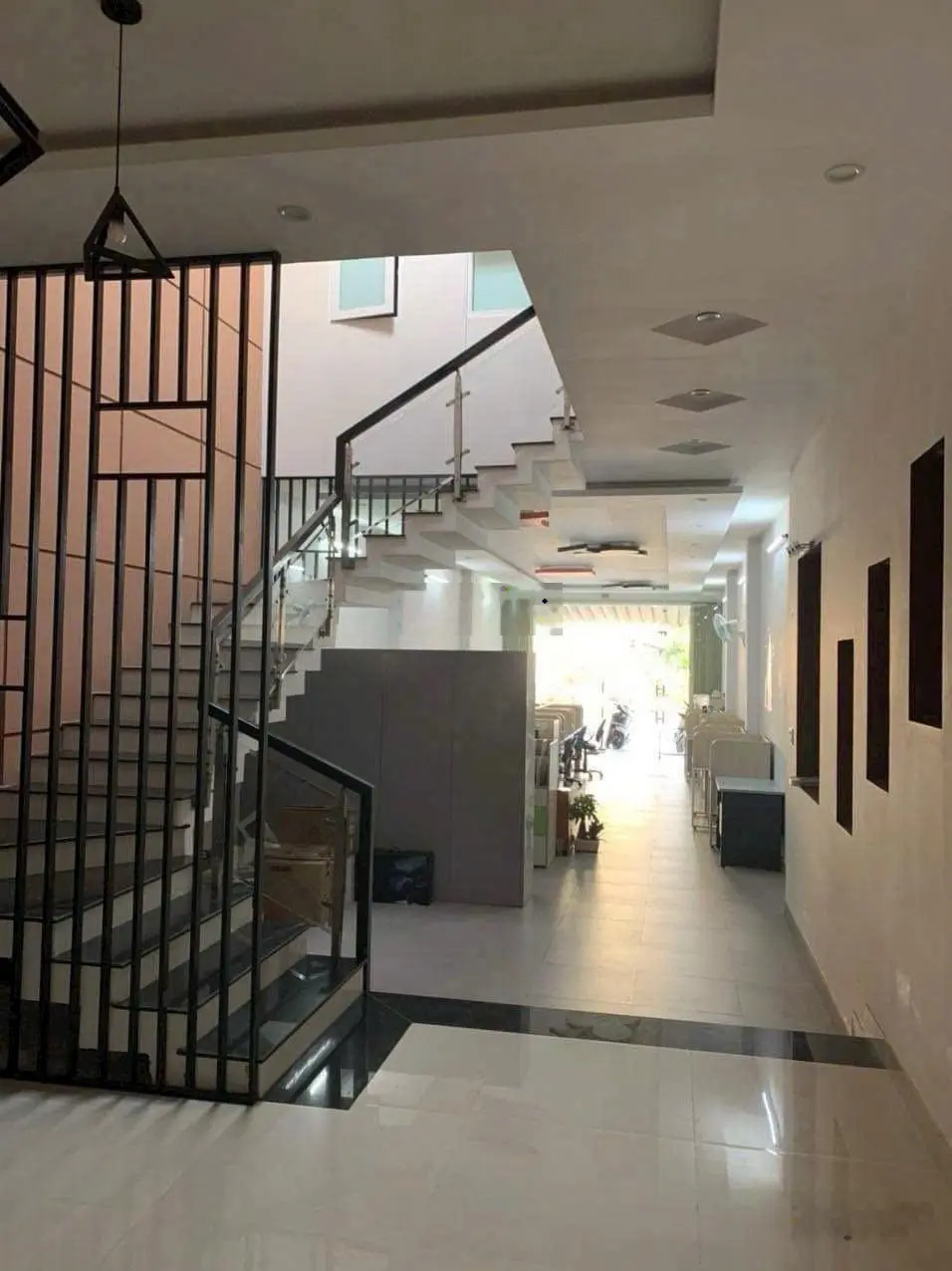 Nhà hai tầng đường Phùng Hưng - Đà Nẵng, đường 10,5m khu sầm uất Hoà Minh - vị trí kinh doanh
