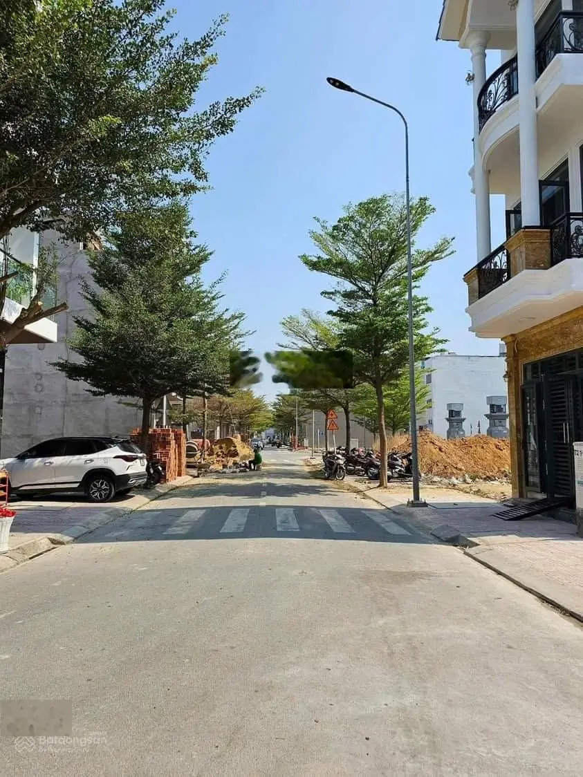 Bán nhanh đất có SHR, full thổ cư 110m2/775tr ở đường Số 11 cách bến xe trung tâm 200m