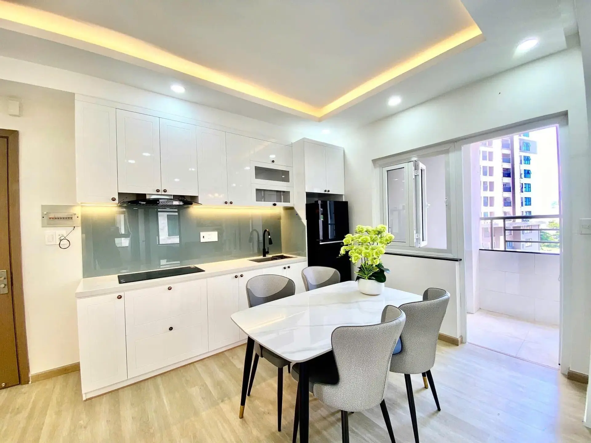 Bán căn góc Mường Thanh Viễn Triều, , Nha Trang, căn 520 toà 1B giá 2tỷ 280, 67m2, Full nội thất