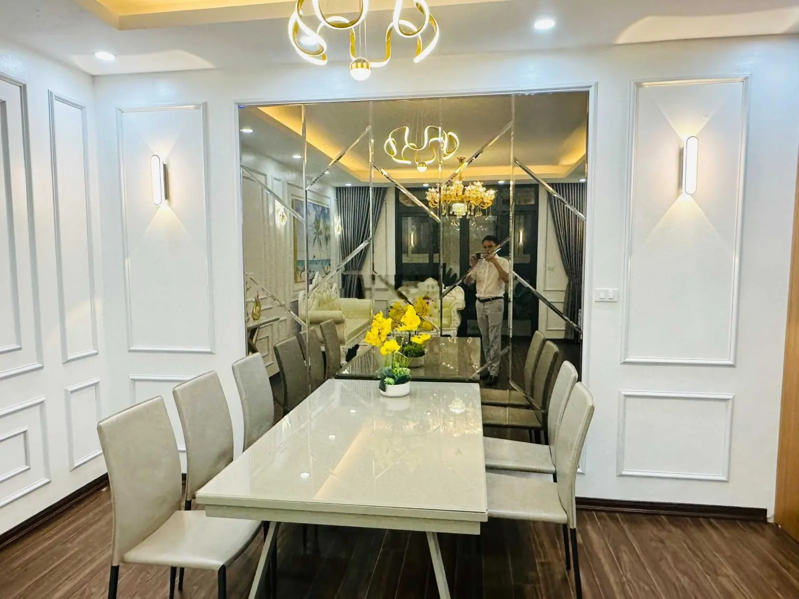 Bán CH 98m2 2N2W giá 6.25 tỷ tòa Chelsea Park phố Trung Kính, P Yên Hòa, Cầu Giấy