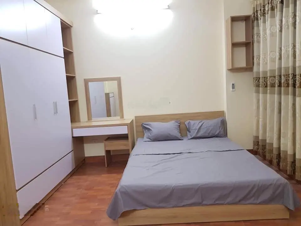 Bán gấp nhà 75m2 X 6 tầng tại tổ 4 thị trấn Đông Anh KD sầm uất; giá chỉ 16,3tỷ - có ra lộc