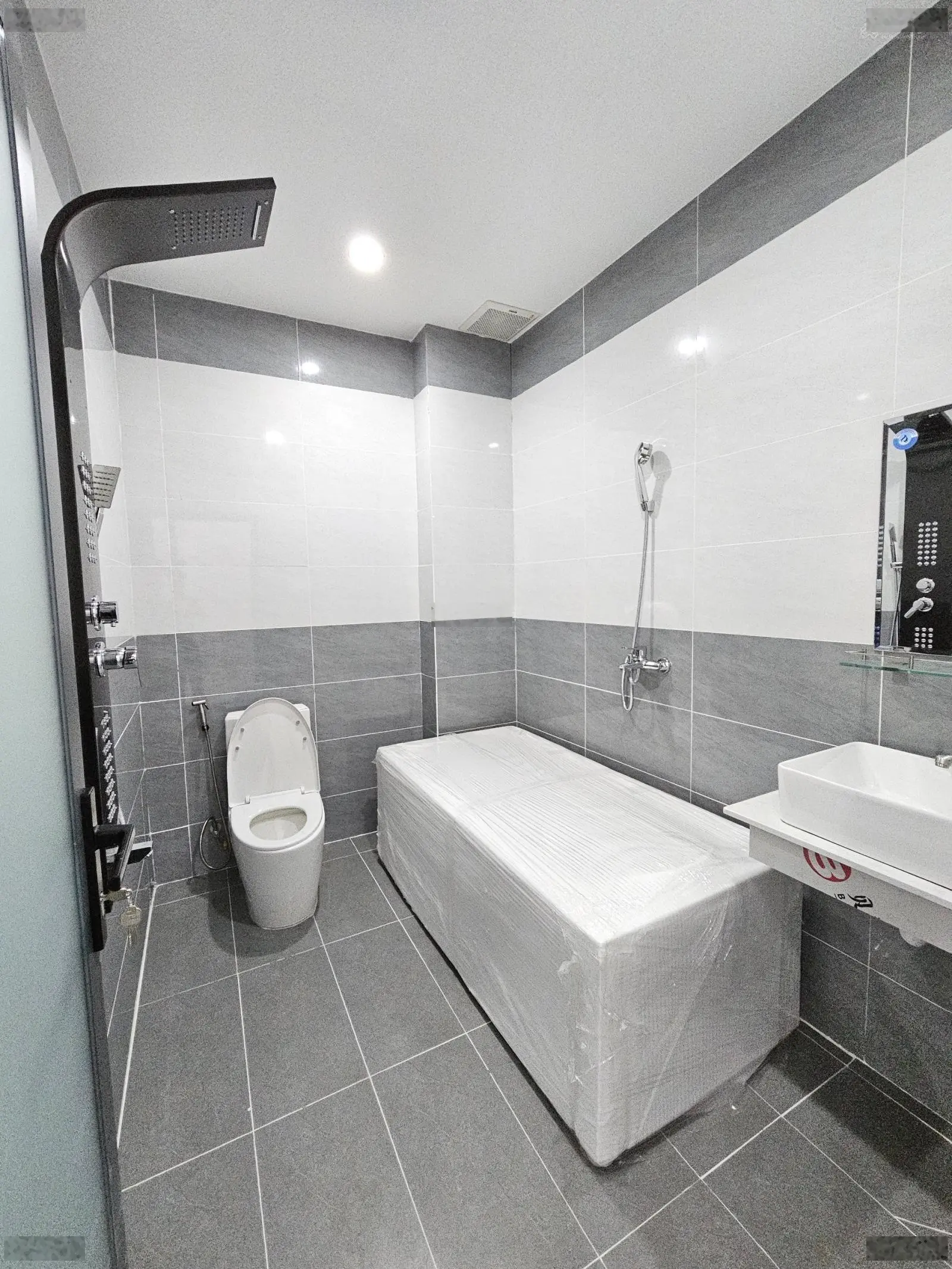 3 tỷ 750 Bán nhà 1 trệt 2 lầu KDC ĐẸP P.Thuận Giao, TP.Thuận An