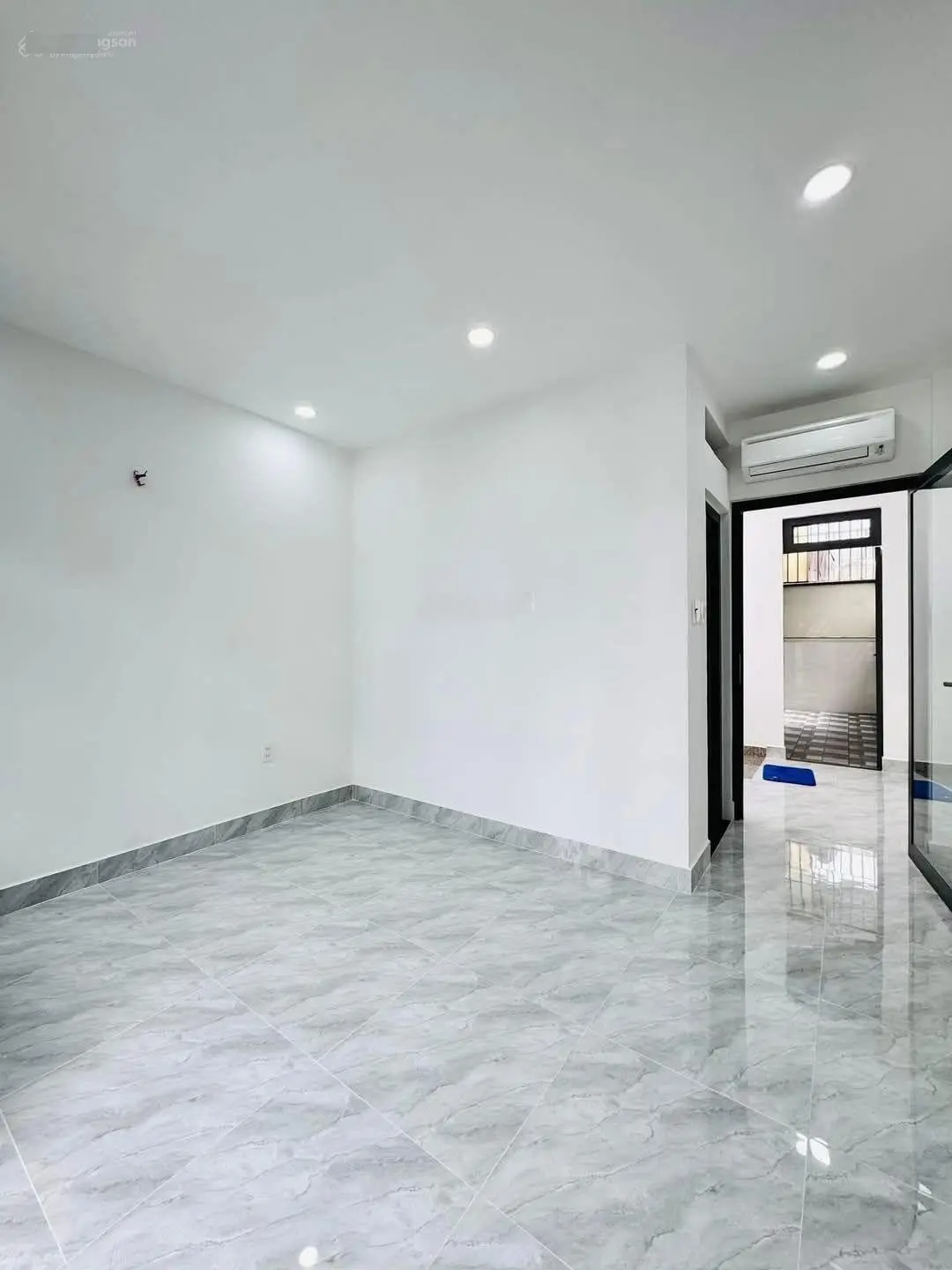Chủ gửi bán nhanh căn nhà HXH ở Hoàng Diệu Quận 4, dt 65,6m2 giá 3 tỷ 670tr, hđ thuê 24tr/th, SHR