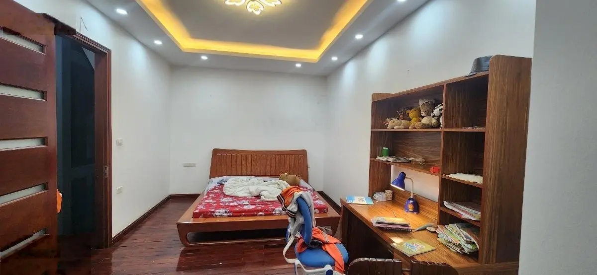 Bán nhà riêng 42m2 Từ Liêm cạnh Ngoại Giao Đoàn, góc 3 thoáng, ô tô gần, nhà mới thang máy, đủ đồ