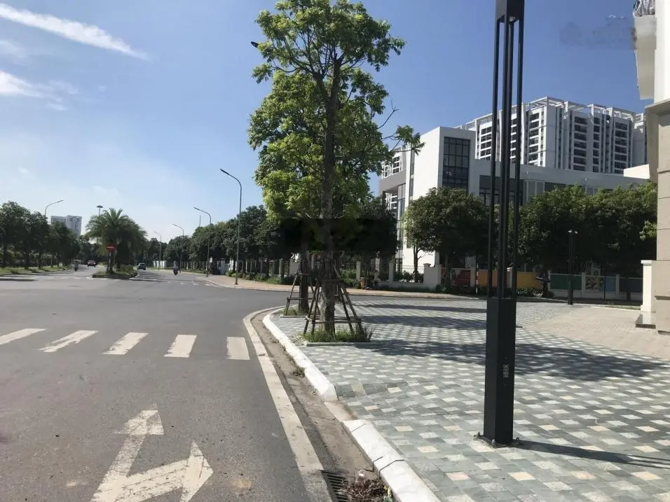 Bán nhà 6 tầng thuộc đất đấu giá B2-3/N03 Việt Hưng Long Biên dt 73m2 mt 5m giá 20.95 tỷ