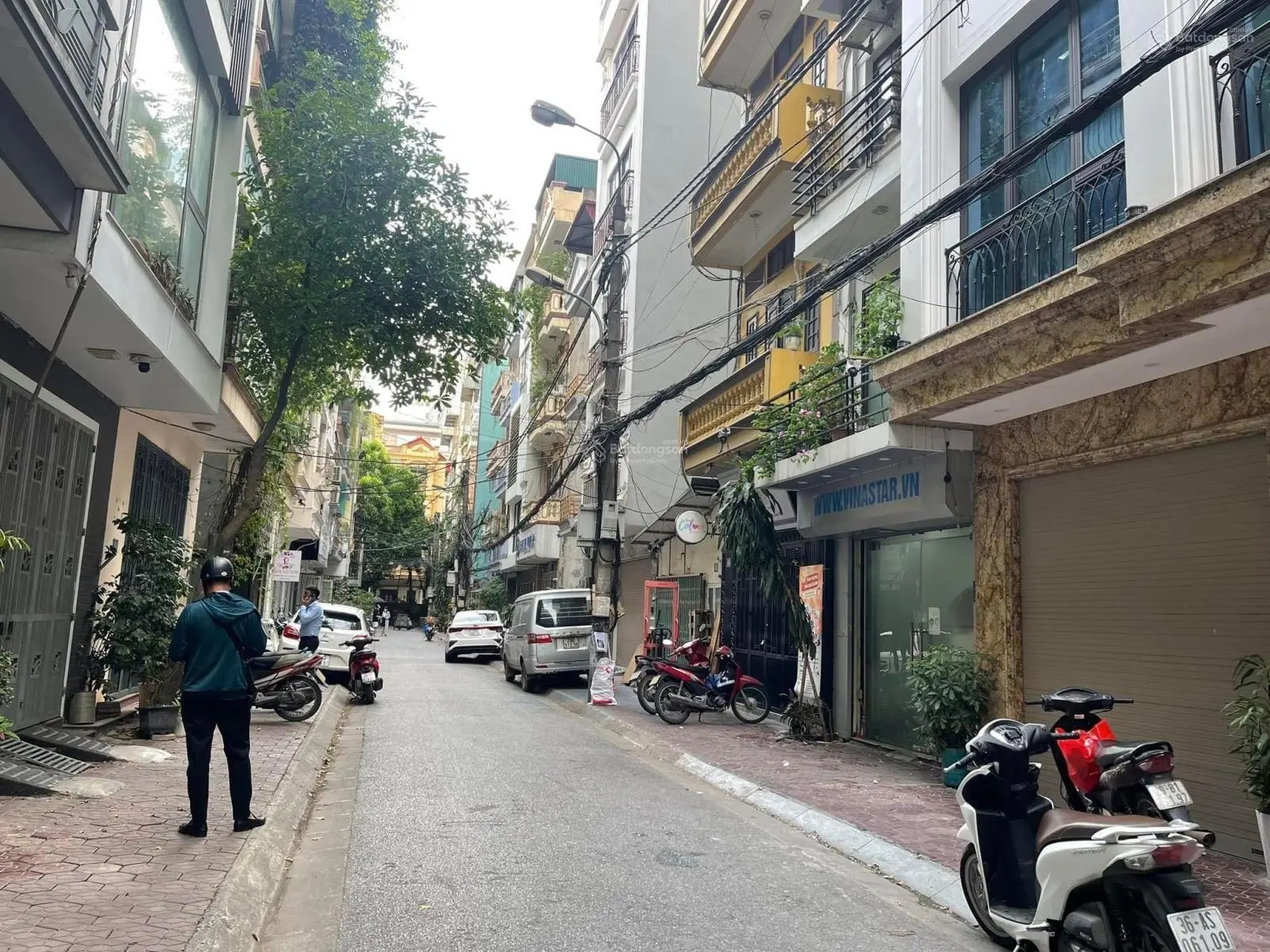 Nhà 2 ô tô tránh, mạc thái tổ, sát Trung Kính lớn, 60m2 mặt tiền 5m phân lô, vỉa hè rộng, 21 tỷ 200