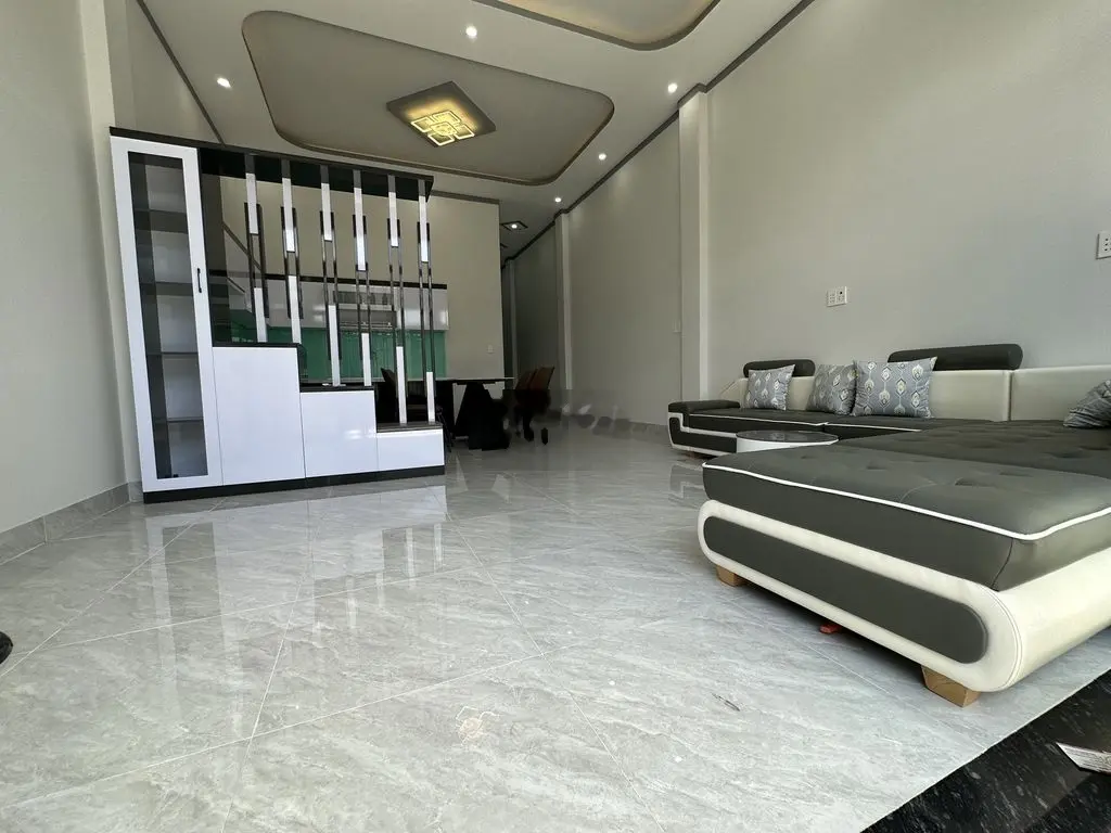 Cần bán căn nhà sổ riêng gần chợ cây xung