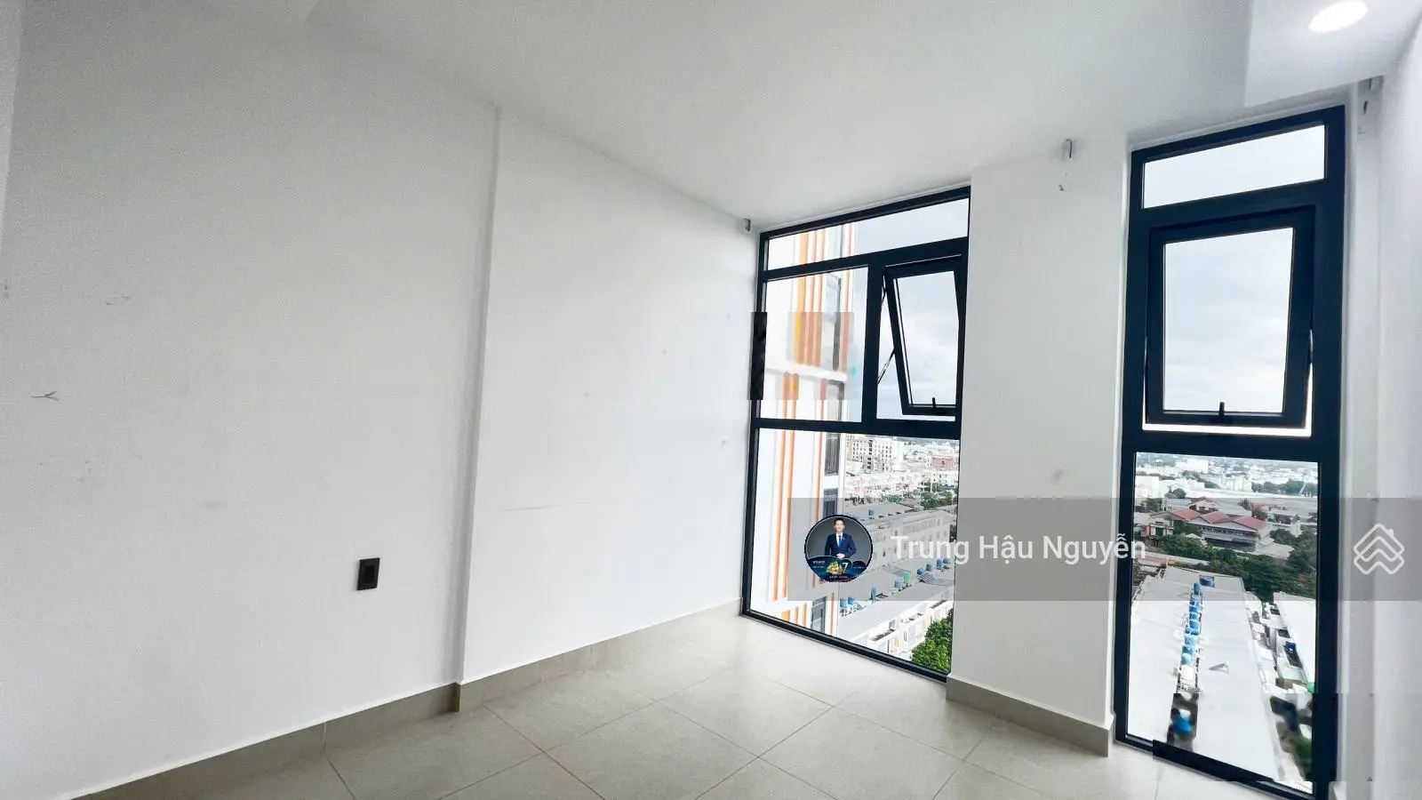 Căn hộ Sophia Center PC 2 phòng ngủ, tầng trung, 50m2, view hồ bơi, tầng trung, nội thất cơ bản