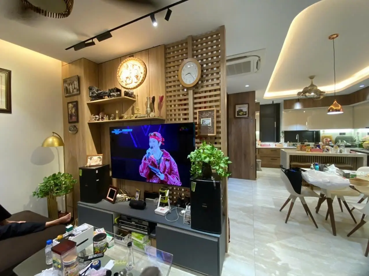 Nhà đẹp mới XD, có thang máy, ngay công viên HVT, gần sân bay, Đ. Phạm Văn Hai, TB, DT 6,85x9,2m