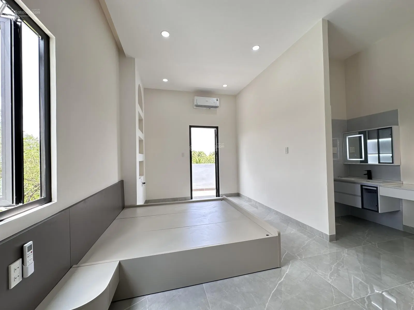 Bán nhà đẹp phường 5 nội thất cao cấp đường ô tô