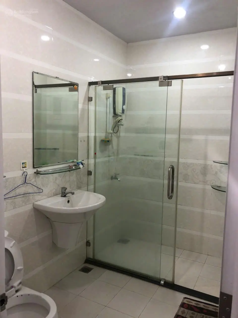 Bán nhà MT đường số Tân Quy, Q7 diện tích 4x18m. Nhà 1 trệt 2 lầu giá 10,2 tỷ thương lượng