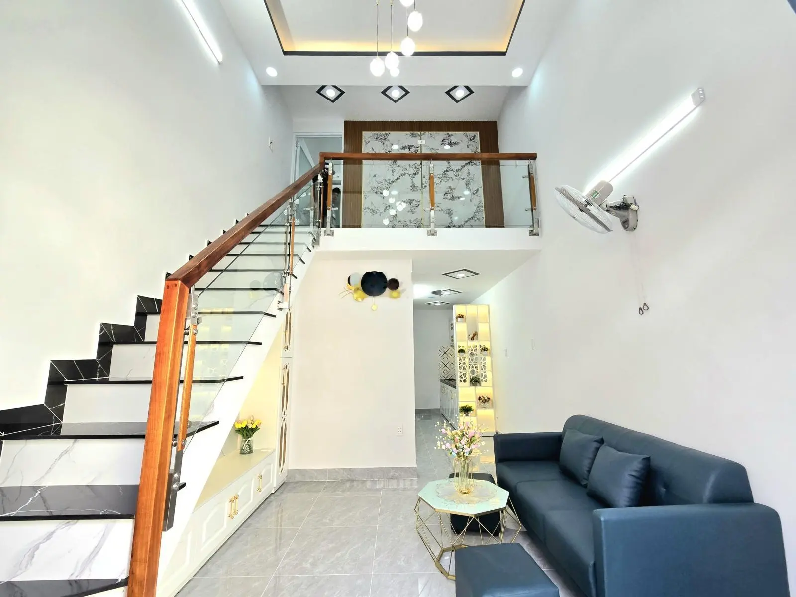 Nhà Xây Dựng Mới 100% - Còn Thơm Mùi Nước Sơn..!