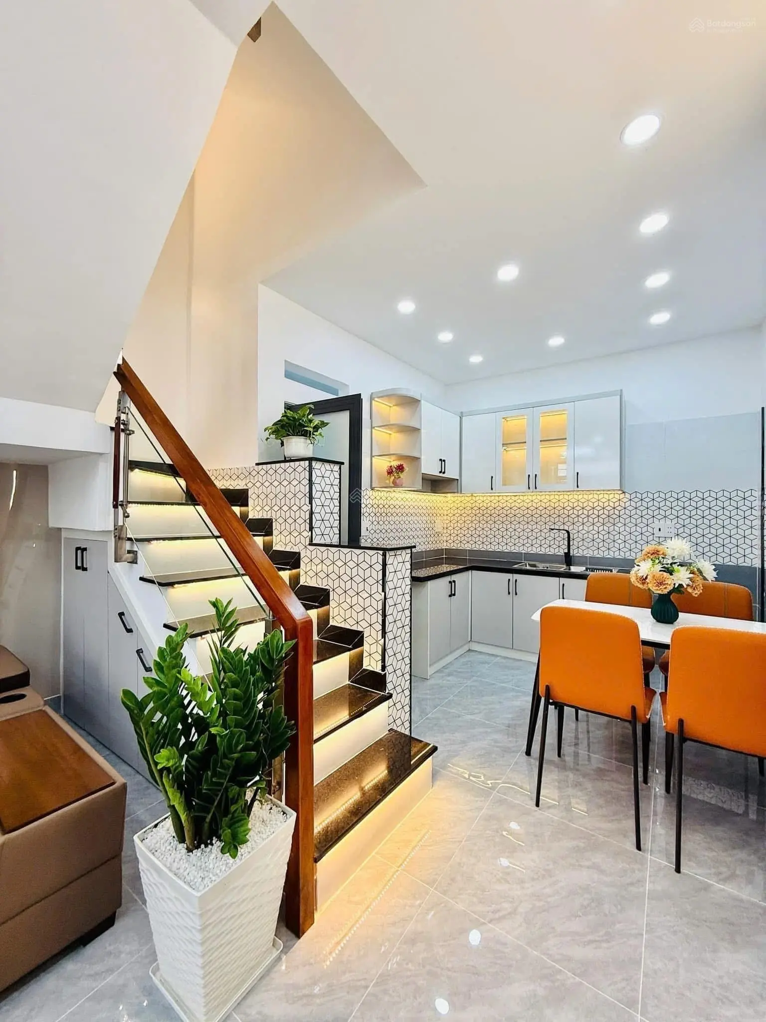 Chính chủ gửi bán căn nhà mới Bông Sao Quận 8 - 52m2 - 1T2L - giá hữu nghị 3 tỷ