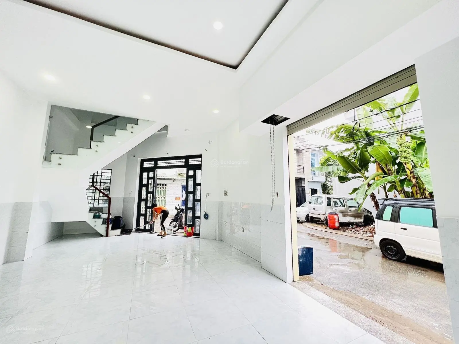 Nhà 2 mặt tiền cạnh Lã Xuân Oai | 4.8 tỷ | 56m2, ngang 5m, 1 trệt 1 lầu - 2pn, 2wc | SHR Hoàn công