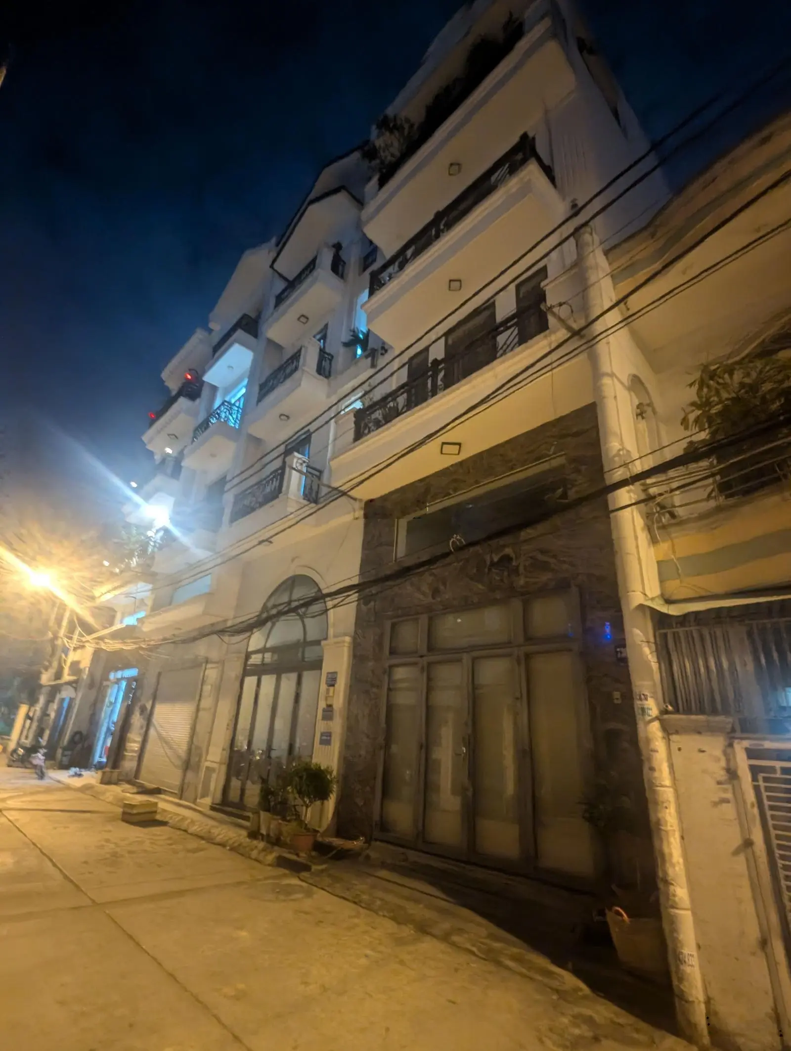 Út Tịch, Hoàng Văn Thụ, khu vip KS Đệ Nhất, 4 tầng, 72m2, ngang 5m, Kinh Doanh, cty- giá 10 tỷ hơn