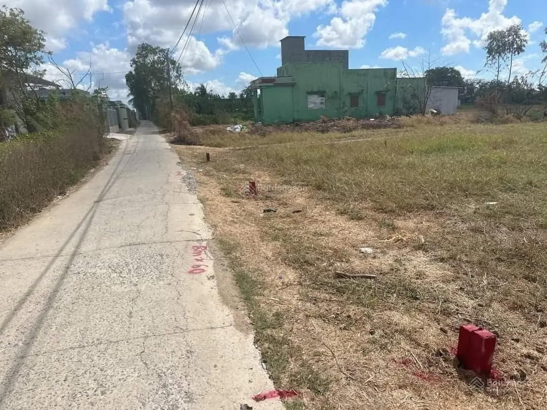 Cần bán đất mặt tiền Đồng Văn Cống Đường Đồng Văn Cống, X. Sơn Đông, Bến Tre, 100m2, SHR, TC 100%