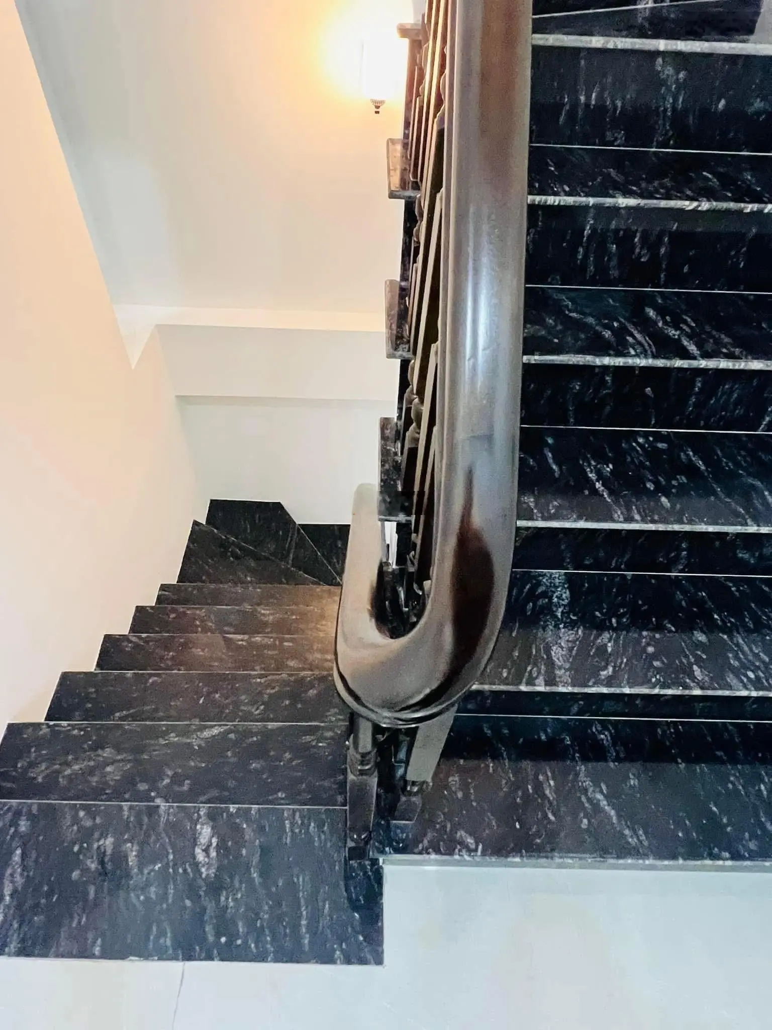 Nhà phố Yên Hoà 34m2 * 5 tầng mới, ngõ rộng thoáng, gần phố 7.6 tỷ