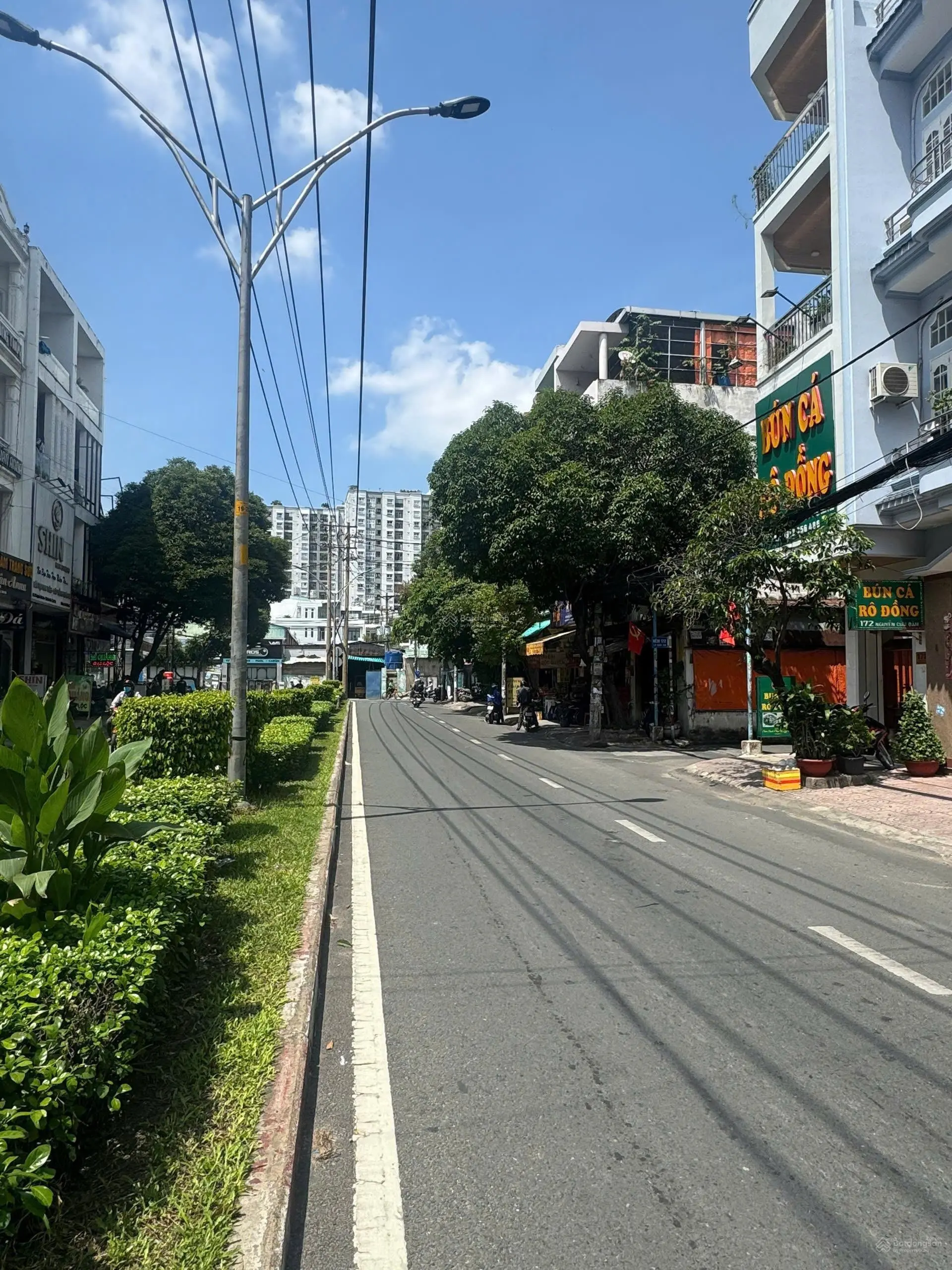 Cần bán nhà 1trệt, 3 lầu, MTKD 164-166 Nguyễn Cửu Đàm, P.Tân Sơn Nhì