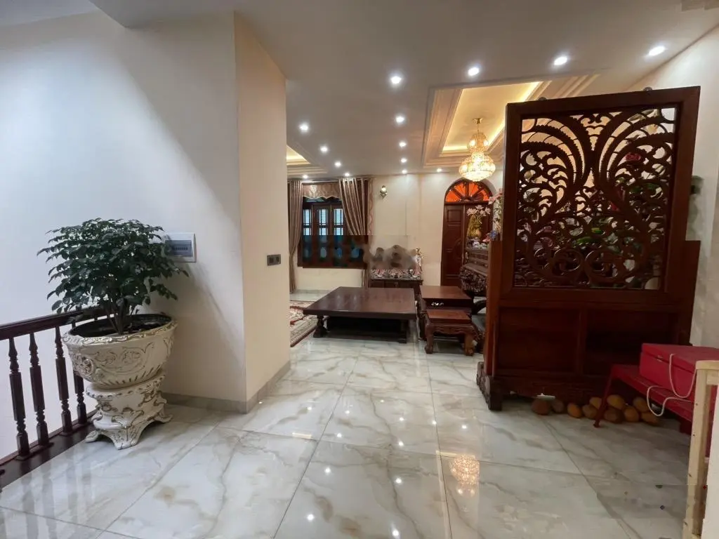 Bán căn nhà Mặt Phố Lê Trọng Tấn - vỉa hè kinh doanh oto tránh Lô góc biệt Thự văn phòng đẹp
