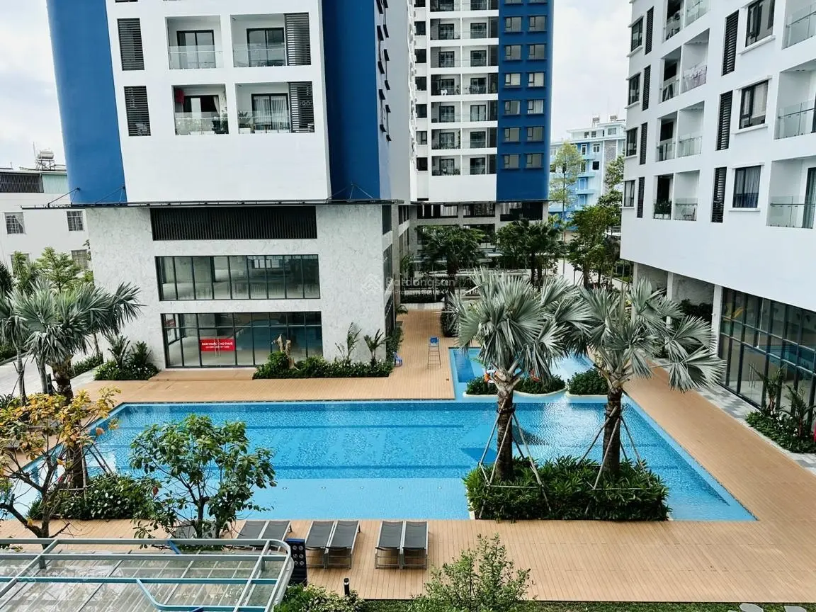 Căn hộ C Sky view tầng trung view Sài gòn 2PN 80m2 giá 2 tỷ 100. Sổ sẵn công chứng sang tên ngay