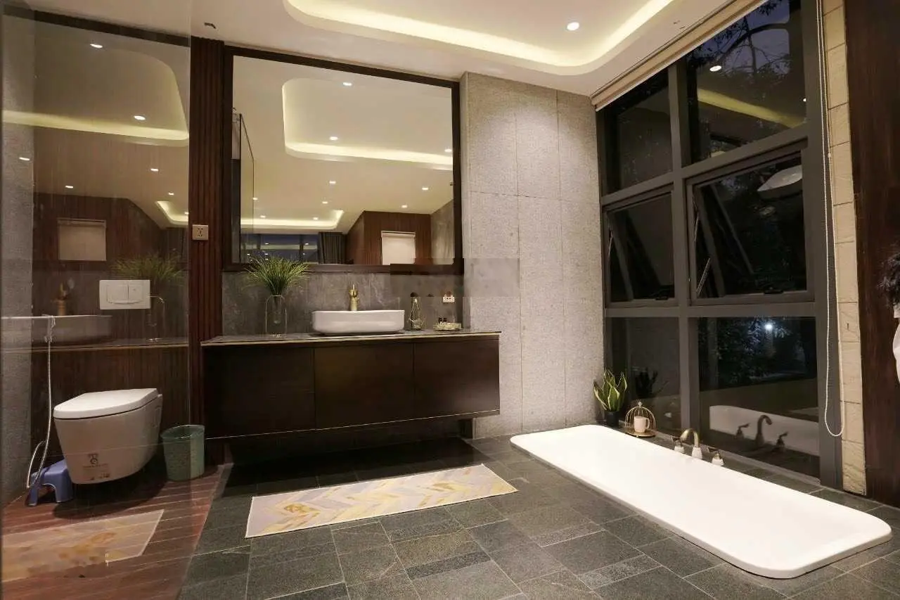 Bán gấp biệt thự MT Đường Hoa, Phú Nhuận 8x18m, hầm 5 tầng, thuê 155 triệu/tháng giá bán: 44 tỷ
