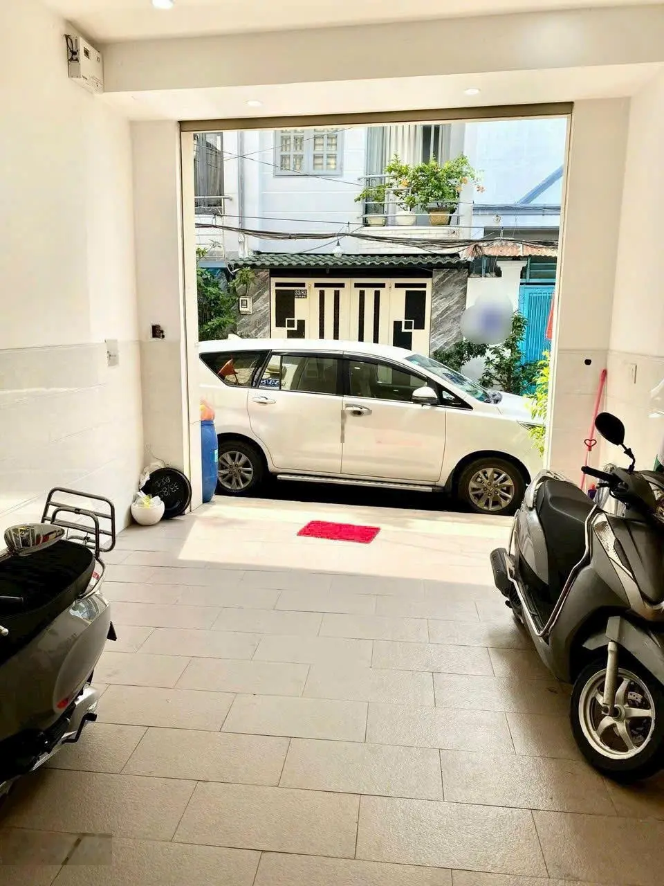 Nhà 3 tầng - hẻm nhựa xe 6 mét - lý phục man - p. bình thuận - q7