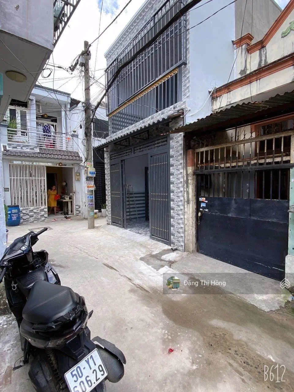 Bán nhanh nhà Đặng Thúc Vịnh ngay Coopmart Hóc Môn,71m2 giao Tô Ký đang cho thuê 7tr/th sổ sẵn