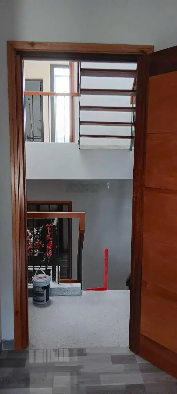 Bán gấp căn nhà 4 tầng vừa mới vừa đẹp tại Diên Khánh DT 76,6m2, có sân để xe, giá 3ty050 có TL