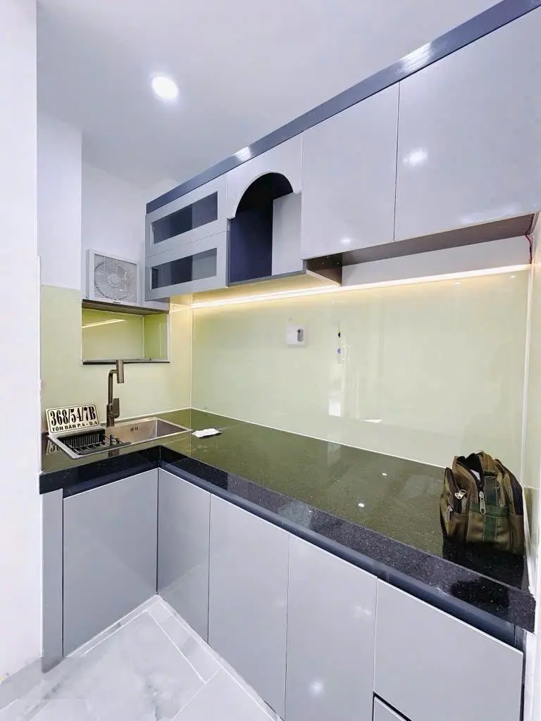 Nhà đẹp vĩnh hội q4- 3 lầu đúc- 35m2 ngang 5,5m - sân rộng - ko qh-chỉ 5 tỷ nhỉnh