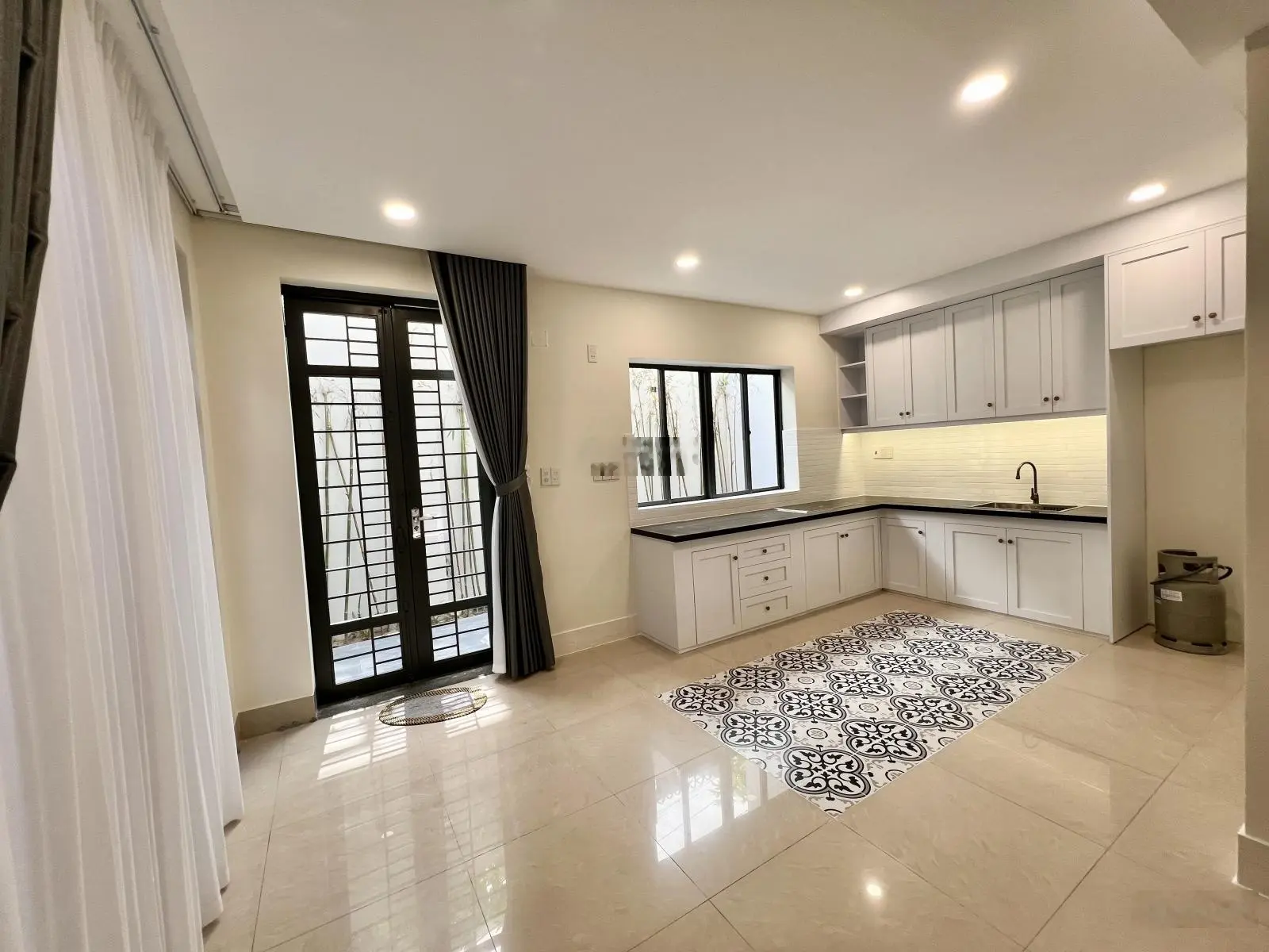 Bá.n nhà 3 tầng đường Củ Chi, P. Vĩnh Hải, Nha Trang.