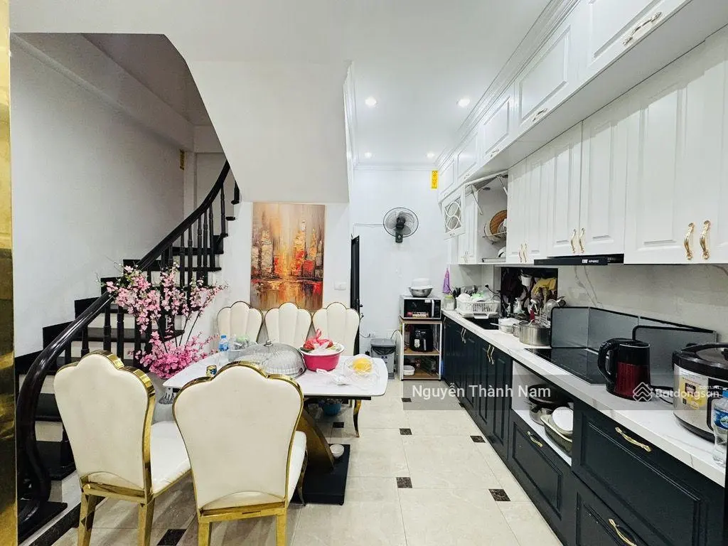 Bán nhà Đội Cấn - Ba Đình 43m2 x 5 tầng mặt tiền 6m - ô tô 7 chỗ đỗ đầu cổng quay đầu thoải mái