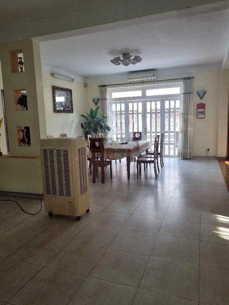 Bán dinh thự mặt tiền 720m2, 25x30m, khu Tên Lửa, 3 tầng, 5PN, 4WC, chỉ 70 tr/m2