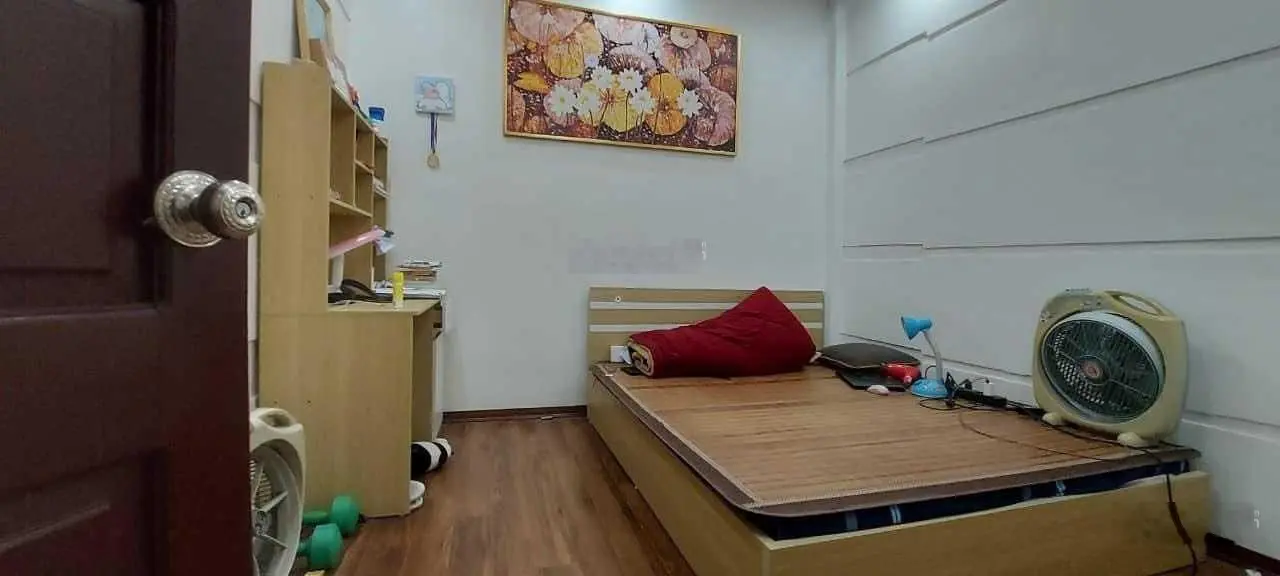 Bán nhà đường Láng Đống Đa 38m2 4 tầng 5.6m mặt tiền giá 6.95 tỷ
