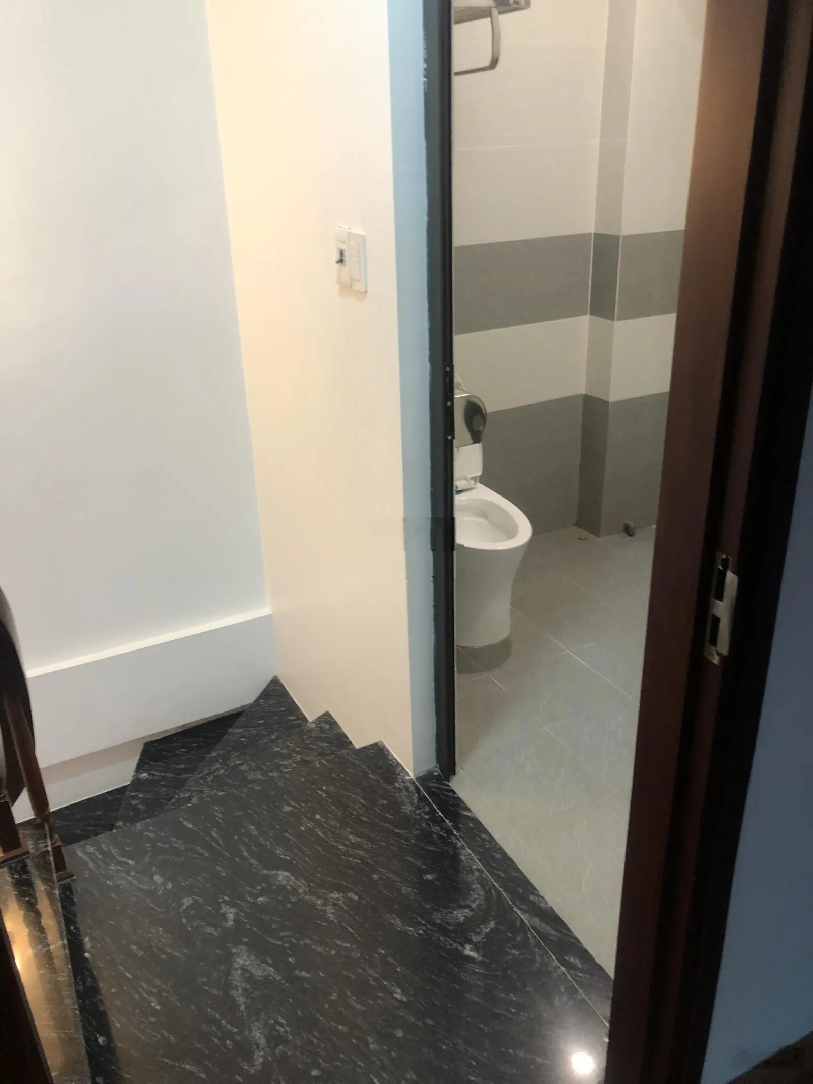 Bán nhà riêng chính chủ 38m2 ngõ thông kinh doanh, ô tô phố Tam Trinh