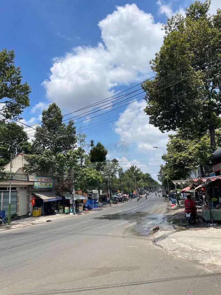 Nhà MT kinh doanh ngay chợ Tân Bình Dĩ An