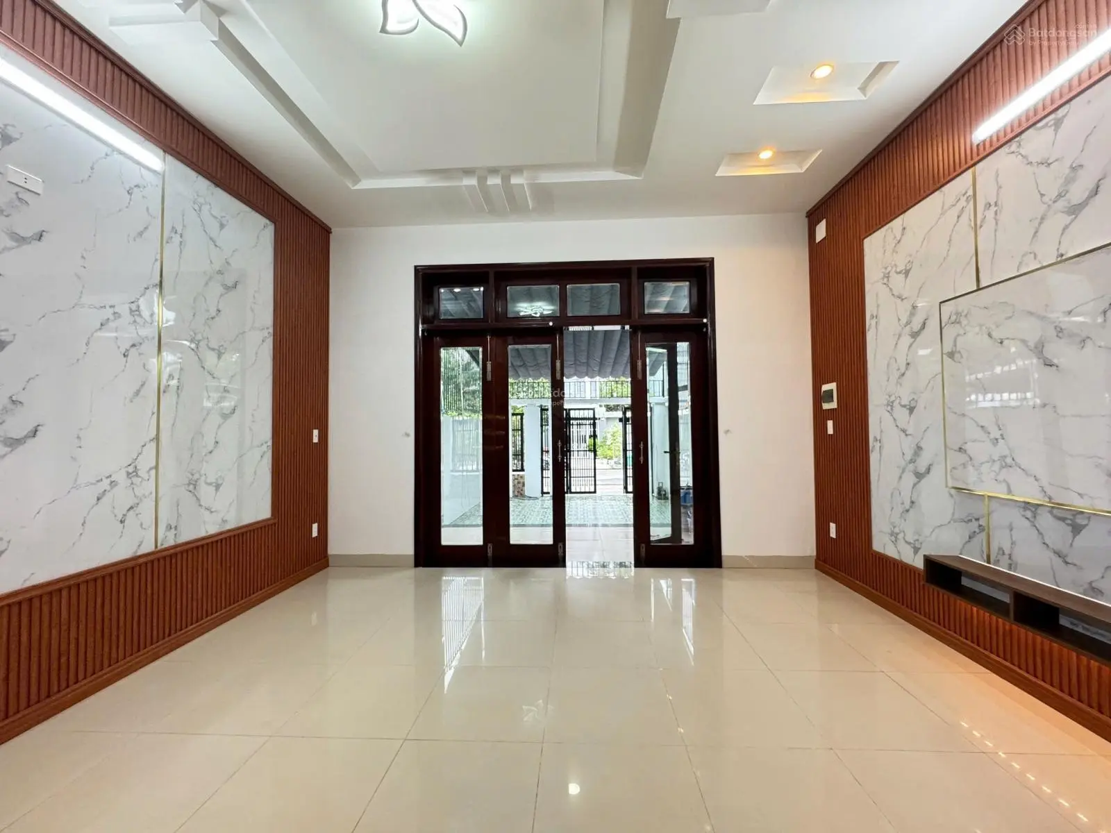 Chính chủ bán nhà 2 tầng 2 mê đúc đường 7,5m Lư Giang - Hòa Xuân - hướng Tây Bắc, vị trí đẹp