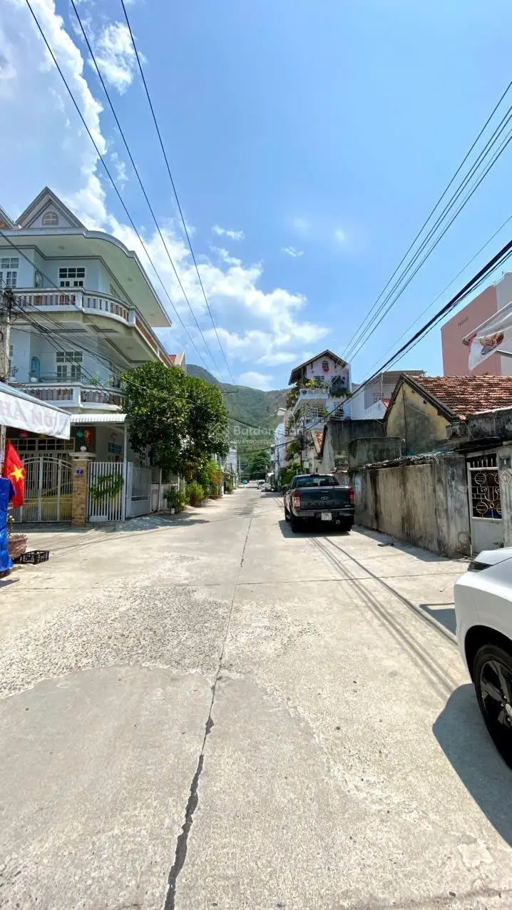 Bán nhà thô 6 tầng, đường Nguyễn Khắc Viện, P. Bắc Nha Trang - cách biển 300m - giá 7,3 tỷ
