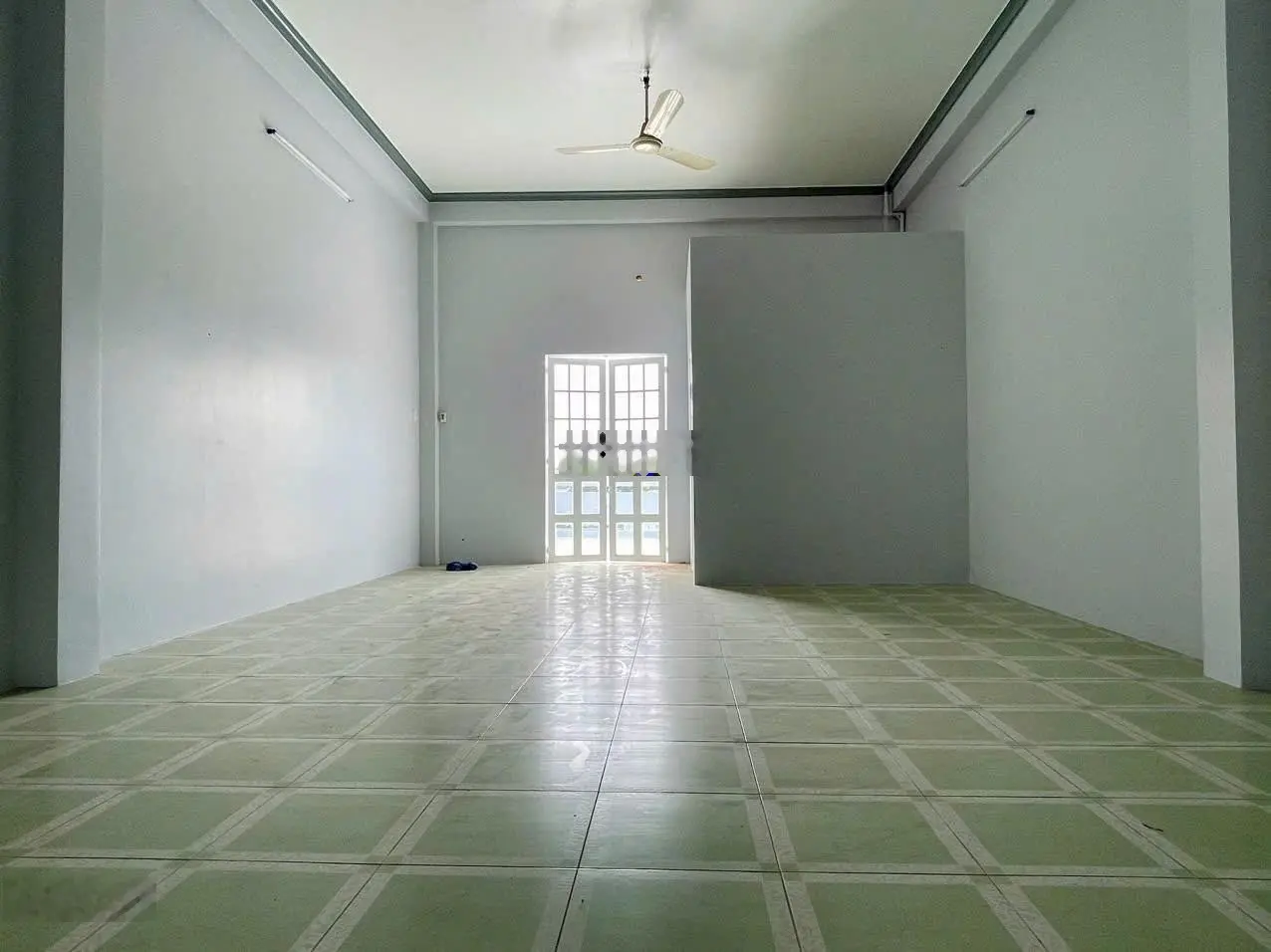 Bán nhà mặt tiền quốc lộ 50, ngay ubnd thị trấn cần giuộc. sang tên ngay trong ngày