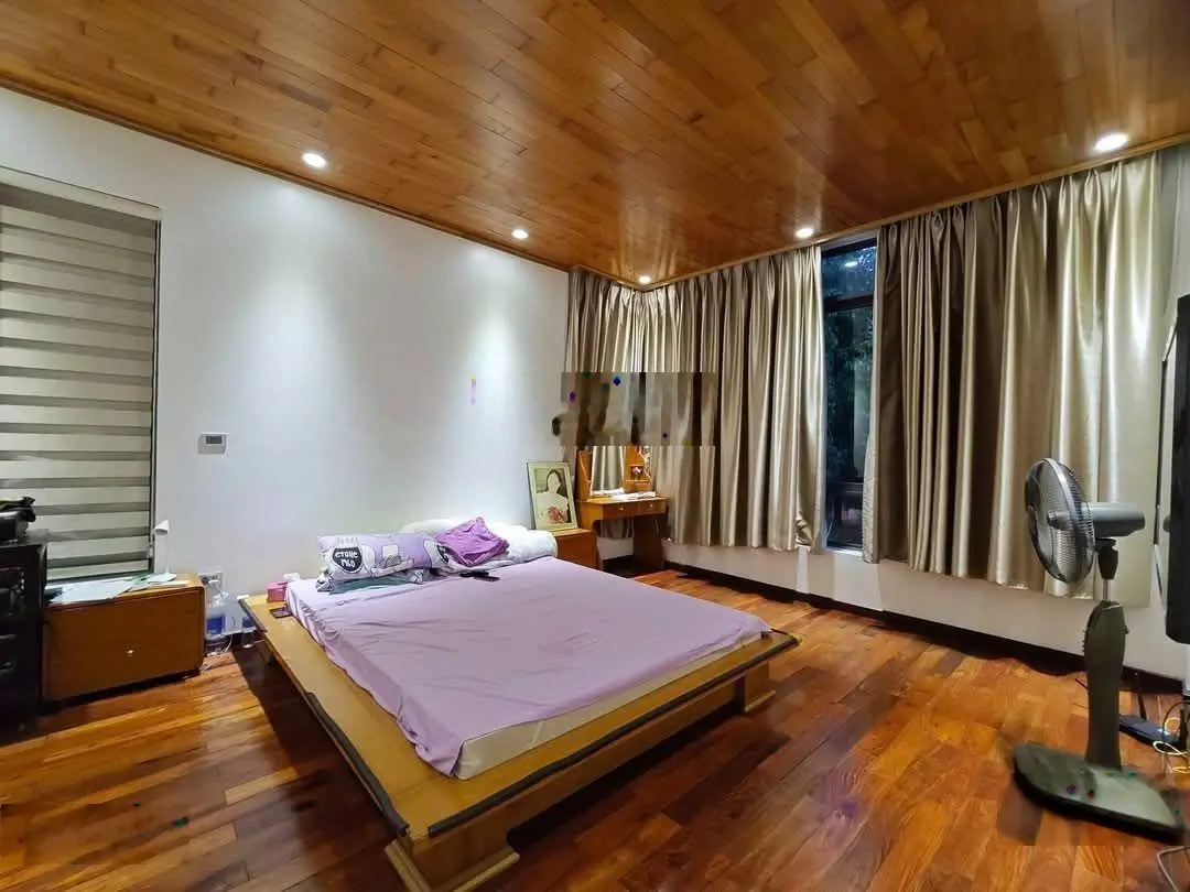 Bán bt gamura. lô góc 3 thoáng, dt,191m x 4 tầng. 5 ngủ. wieu vườn hoa. sổ vuông. giá, 59 tỷ