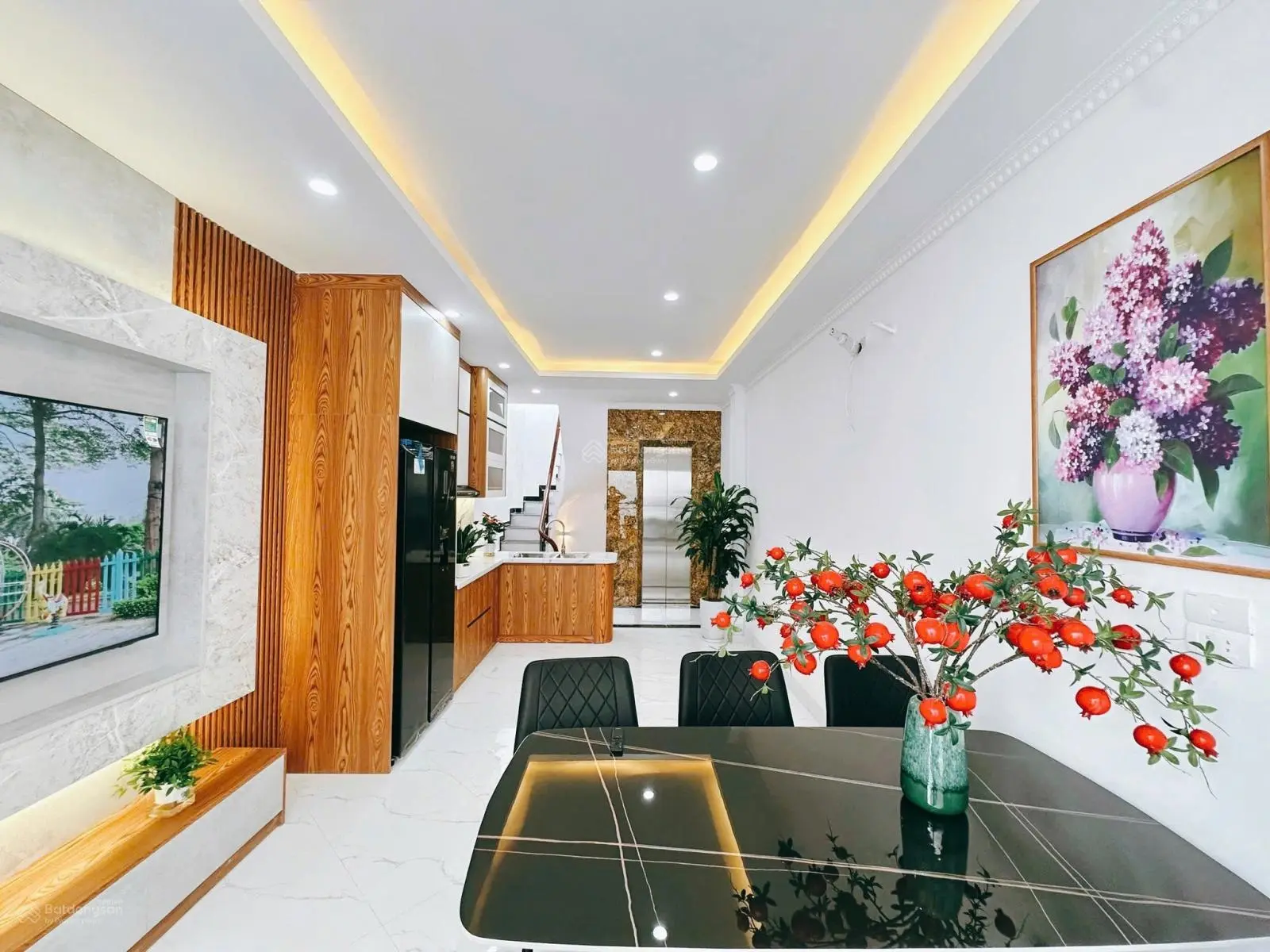 8,35 tỷ - 31m2 - 6 tầng thang máy - ngõ to đùng - full nội thất - 15m ô tô - Định Công - Hoàng Mai